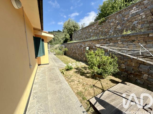 Vendita Casa indipendente / Villa 198 m² 5 camere Imperi. 198m² Imperia