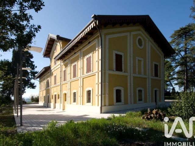 Vendita Casa indipendente / Villa 1000 m² 8 camere Macer. 1000m² Macerata