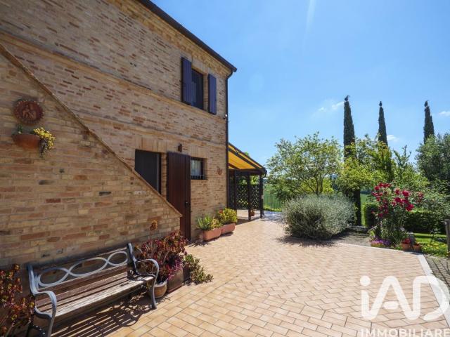 Vendita Casa indipendente / Villa 250 m² 4 camere Osimo 250m² Osimo