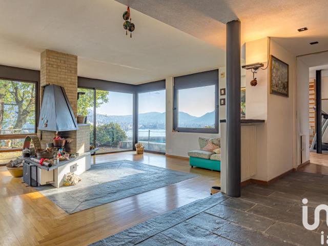 Vendita Casa indipendente / Villa 263 m² 4 camere Como 263m² Como