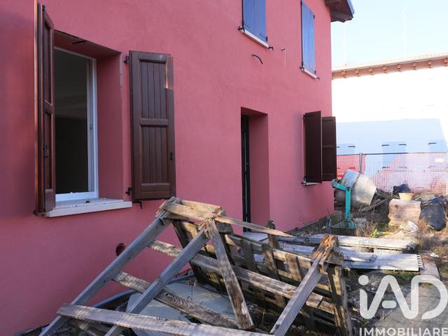 Vendita Casa indipendente / Villa 279 m² 3 camere Novi d. 279m² Novi di Modena
