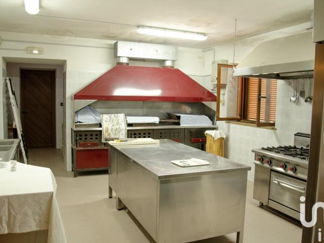 Vendita Casa indipendente / Villa 280 m² 2 camere Castig. 280m² Castiglione Messer Raimondo