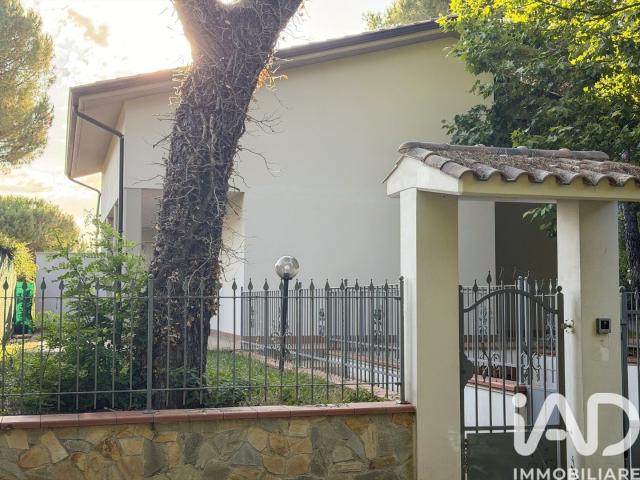 Vendita Casa indipendente / Villa 200 m² 3 camere Perugi. 200m² Perugia