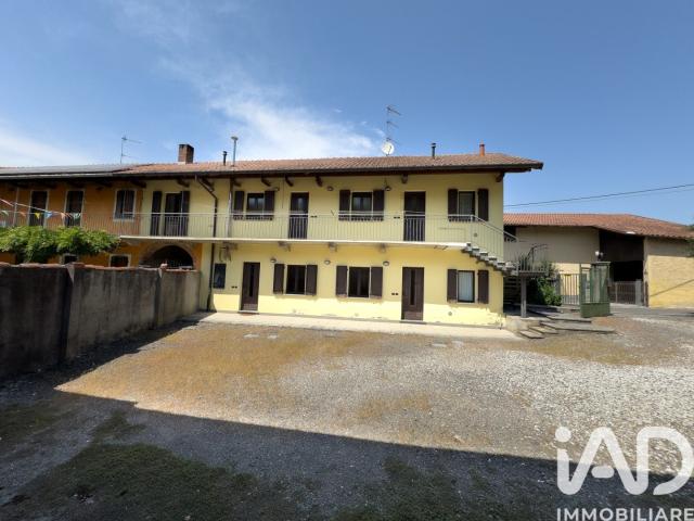 Vendita Casa indipendente / Villa 200 m² 4 camere Angera 200m² Angera