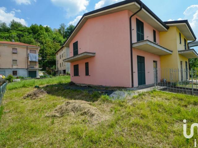 Vendita Casa indipendente / Villa 200 m² 5 camere Milles. 200m² Millesimo