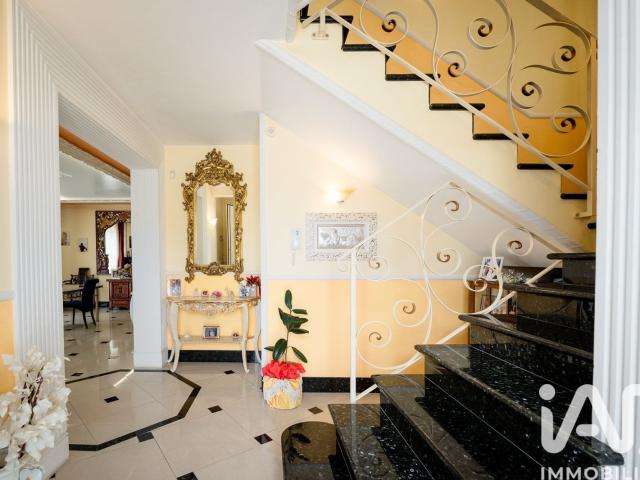 Vendita Casa indipendente / Villa 204 m² 2 camere Chiesi. 204m² Chiesina Uzzanese