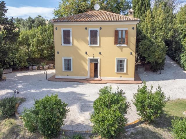 Vendita Casa indipendente / Villa 206 m² 3 camere Osimo 206m² Osimo stazione
