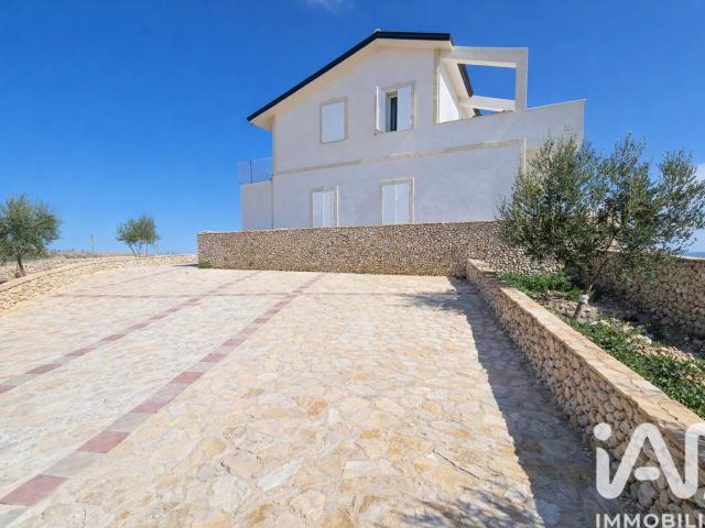 Vendita Casa indipendente / Villa 210 m² 4 camere Ravanu. 210m² Ravanusa
