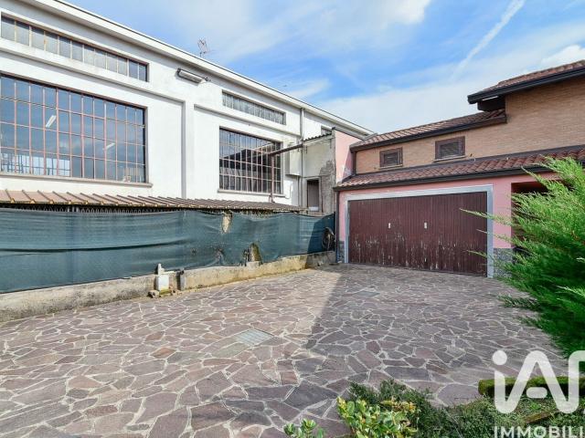 Vendita Casa indipendente / Villa 225 m² 3 camere Mozzat. 225m² Mozzate