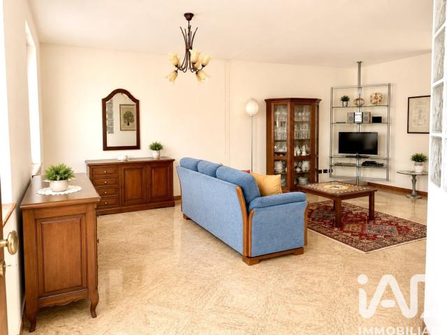 Vendita Casa indipendente / Villa 226 m² 3 camere Sant'A. 226m² Sant'Ambrogio di Valpolicella