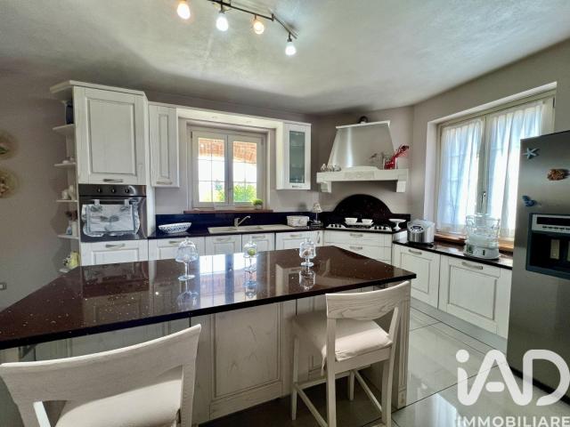 Vendita Casa indipendente / Villa 340 m² 3 camere Quatto. 340m² Quattordio