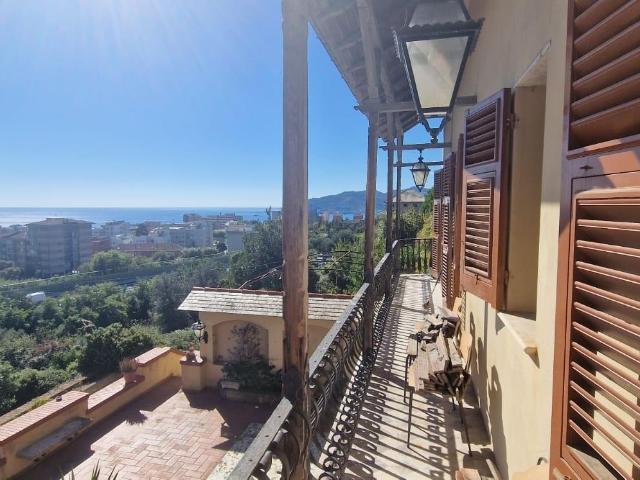 Vendita Casa indipendente / Villa 340 m² 4 camere Savona 340m² Savona