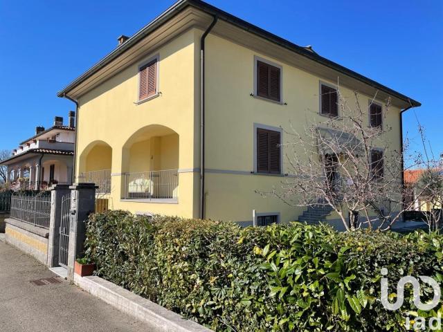 Vendita Casa indipendente / Villa 340 m² 7 camere Arezzo 340m² Arezzo
