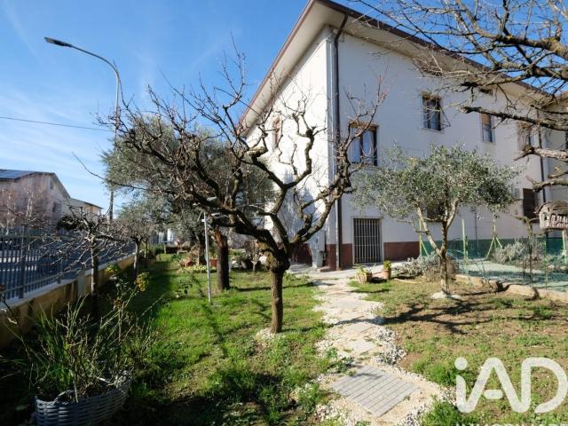Vendita Casa indipendente / Villa 350 m² 3 camere Castel. 350m² Castelbellino