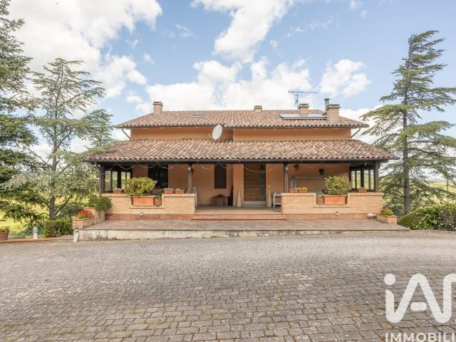 Vendita Casa indipendente / Villa 350 m² 3 camere Colmur. 350m² Colmurano