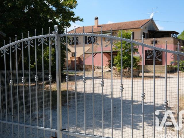 Vendita Casa indipendente / Villa 383 m² 4 camere Corina. 383m² Corinaldo