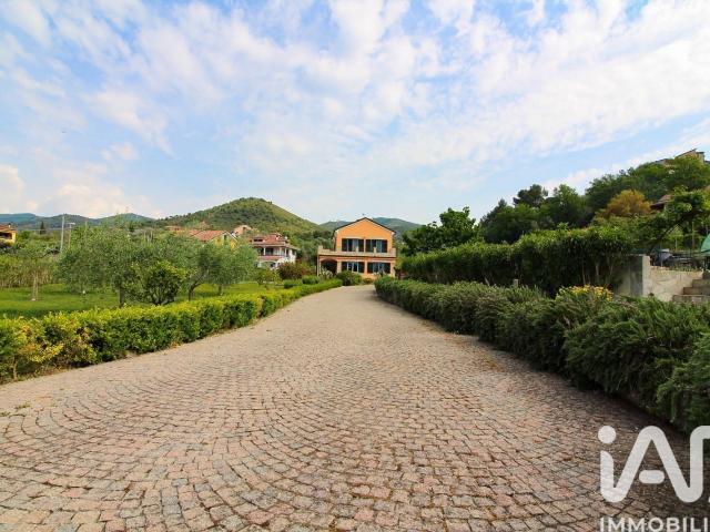 Vendita Casa indipendente / Villa 300 m² 3 camere Andora 300m² Andora