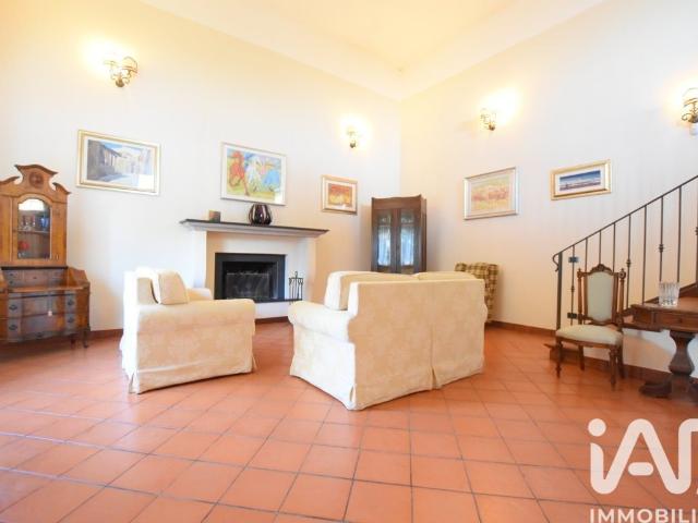 Vendita Casa indipendente / Villa 300 m² 3 camere Sassar. 300m² Sassari