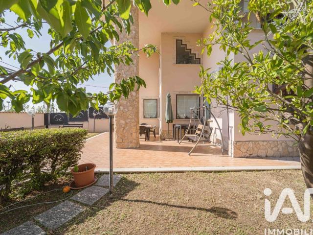 Vendita Casa indipendente / Villa 300 m² 5 camere Ciampi. 300m² Ciampino