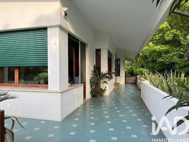 Vendita Casa indipendente / Villa 307 m² 4 camere Abano. 307m² Abano Terme