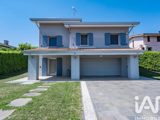 Vendita Casa indipendente / Villa 304 m² 3 camere Castig. 304m² Castiglione delle Stiviere