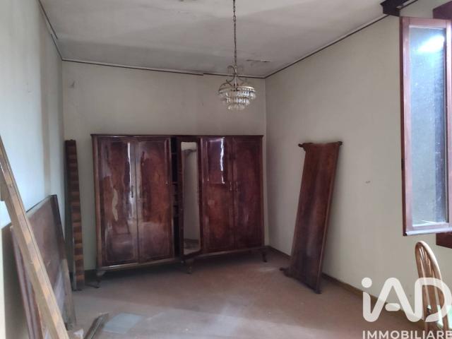 Vendita Casa indipendente / Villa 309 m² 5 camere Suzzar. 309m² Suzzara