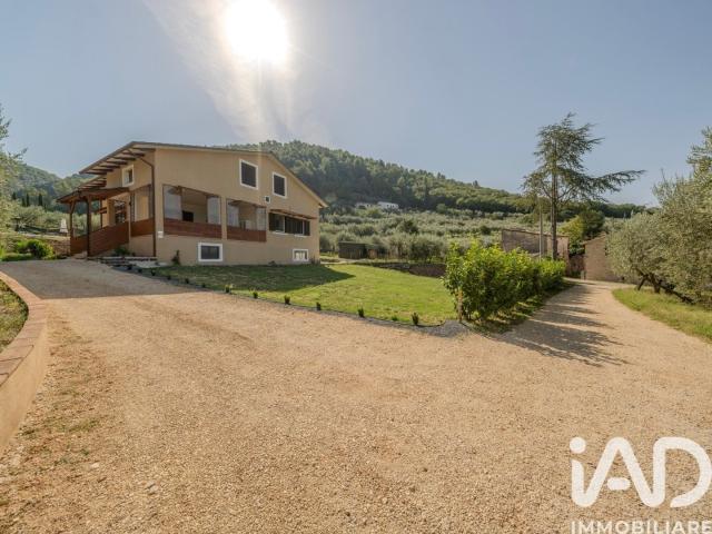 Vendita Casa indipendente / Villa 313 m² 3 camere Spello 313m² Spello