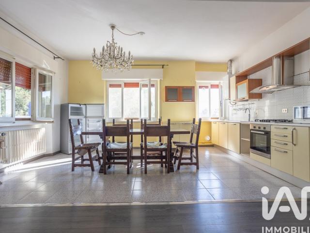 Vendita Casa indipendente / Villa 324 m² 8 camere Jesi 324m² Jesi