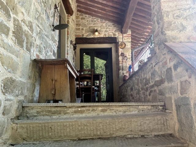 Vendita Casa indipendente / Villa 328 m² 3 camere Vicchi. 328m² Vicchio