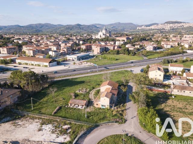 Vendita Casa indipendente / Villa 330 m² 4 camere Assisi 330m² Assisi