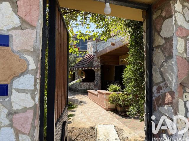 Vendita Casa indipendente / Villa 456 m² 3 camere Palerm. 456m² Palermo