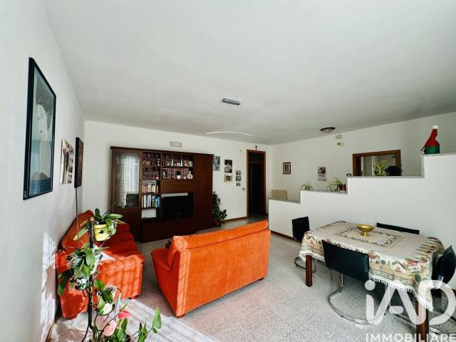 Vendita Casa indipendente / Villa 460 m² 4 camere Monsam. 460m² Monsampolo del tronto