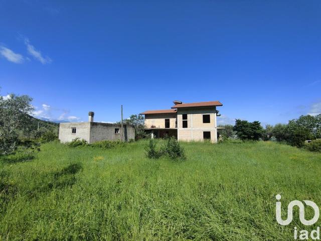 Vendita Casa indipendente / Villa 400 m² 5 camere Contro. 400m² Controguerra