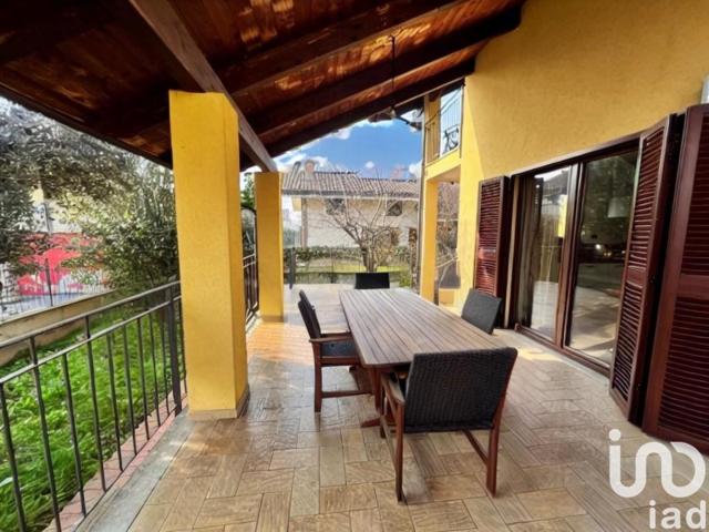 Vendita Casa indipendente / Villa 425 m² 5 camere La Log. 425m² La Loggia