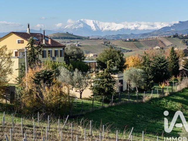 Vendita Casa indipendente / Villa 550 m² 6 camere Acquav. 550m² Acquaviva Picena