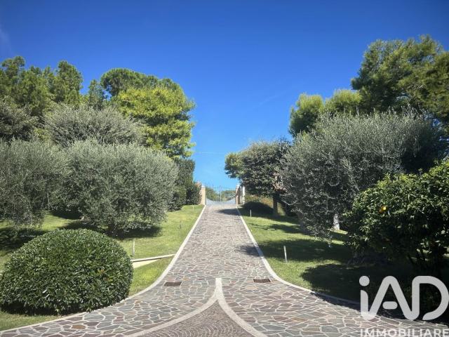 Vendita Casa indipendente / Villa 550 m² 7 camere Civita. 550m² Civitanova Marche