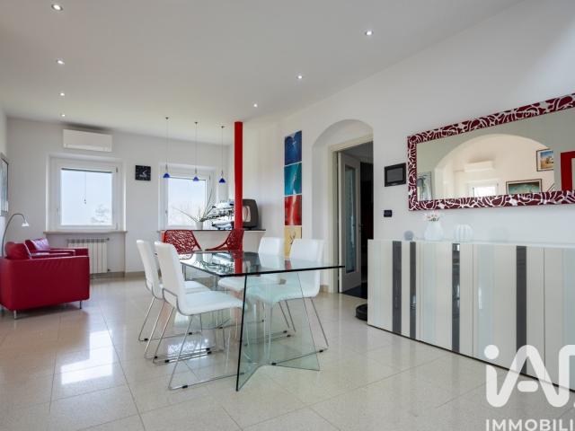 Vendita Casa indipendente / Villa 507 m² 3 camere Seniga. 507m² Senigallia