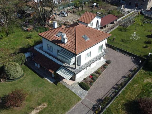 vendita Contrada Crosa 10 vani 250mq