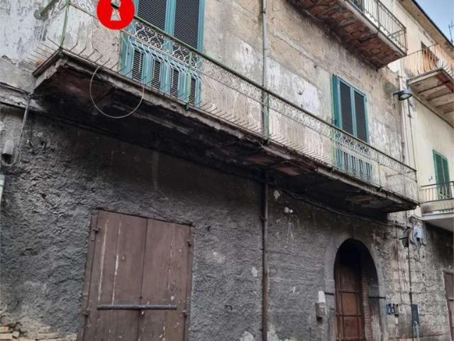 vendita corso umberto I 5 vani 190mq
