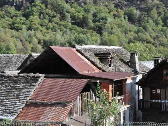 vendita Frazione Locasca quadrilocale 150mq