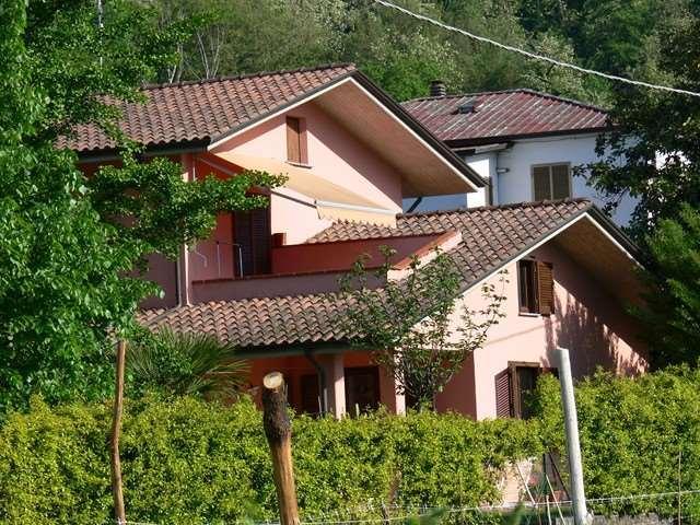 vendita lunigiana 9 vani 200mq