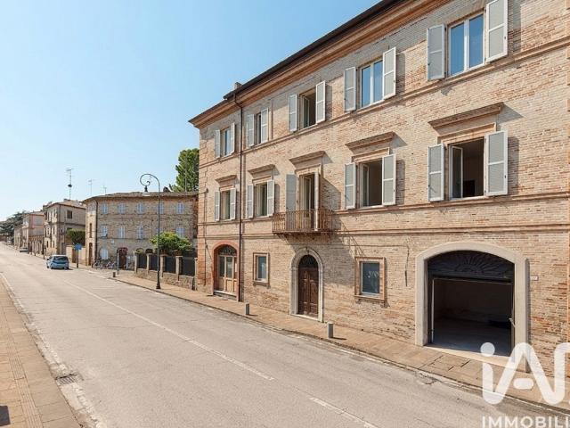 Vendita Palazzo / Stabile 558 m² 10 camere Fermo 558m² Fermo