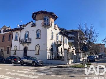 Vendita Palazzo / Stabile 650 m² 6 camere Padova 650m² Padova