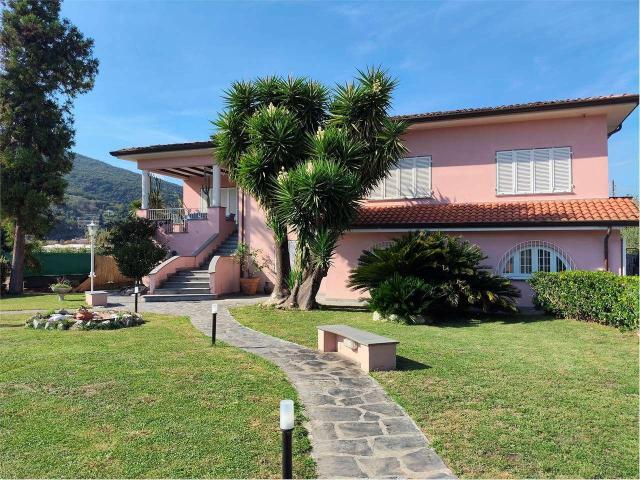 vendita pisanello 10 vani 320mq