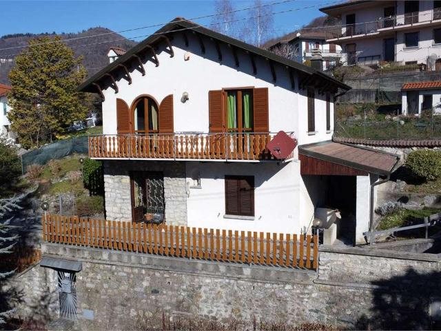 vendita Strada Carrozzabile Per Pagnano 9 vani 160mq