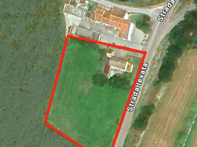 vendita strada levata 6 vani 150mq