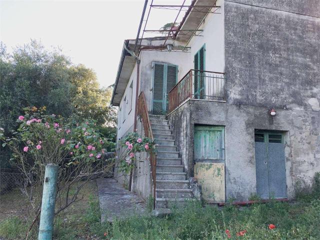 vendita san gennaro 15 vani 450mq