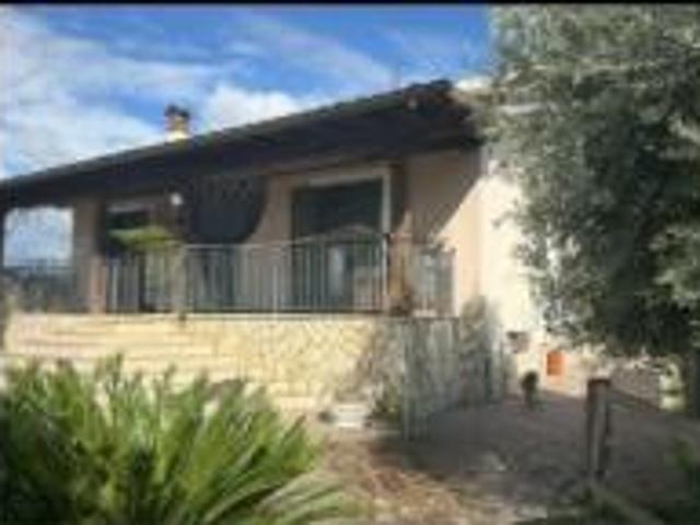 vendita VIA TORRE ASTURA 5 vani 112mq
