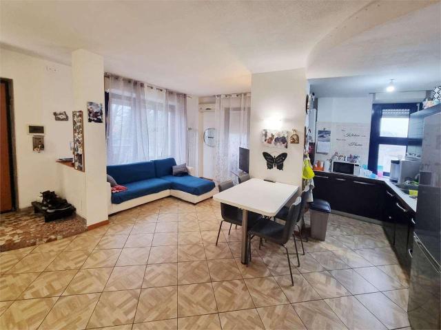 vendita via V giornate di Milano trilocale 95mq