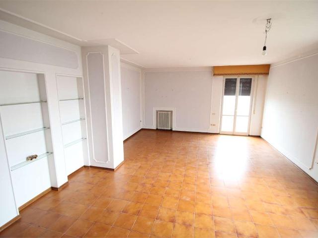 vendita Via Villa Parigi 8 vani 320mq